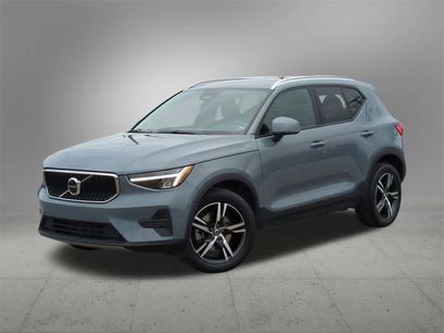 Used 2023 Volvo XC40 B5 Core w/ Convenience Package