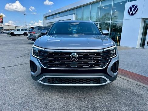 Certified 2025 Volkswagen Atlas Cross Sport SE AWD/4WD image 2