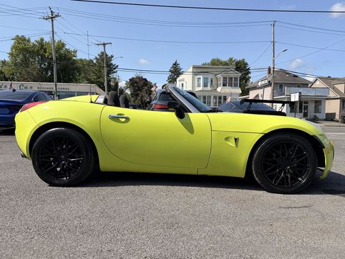 Used 2006 Pontiac Solstice Convertible w/ Power Package RWD image 8