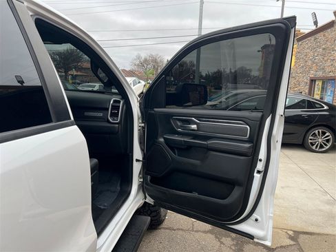 Used 2019 RAM 1500 Big Horn AWD/4WD image 30
