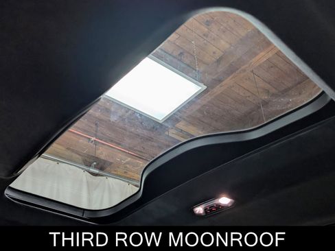 Used 2023 BMW X7 xDrive40i w/ Executive Package image 22