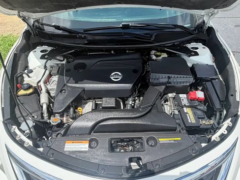 Used 2013 Nissan Altima 2.5 SL w/ Technology Pkg FWD image 23