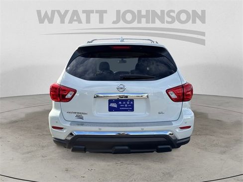 Used 2020 Nissan Pathfinder SL image 4