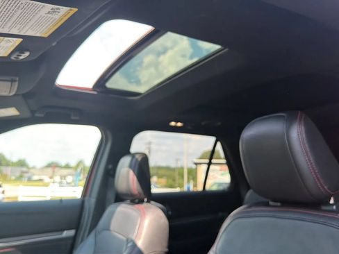 Used 2018 Ford Explorer Sport w/ Equipment Group 401A AWD/4WD image 15