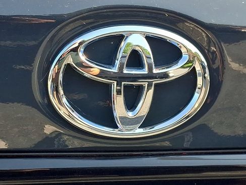 Used 2025 Toyota Corolla LE FWD image 9
