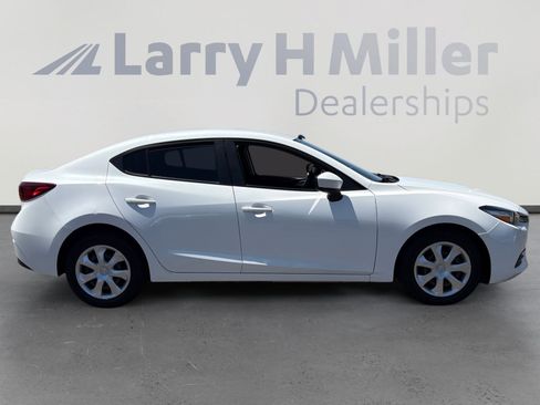Used 2017 MAZDA MAZDA3 Sport FWD image 6