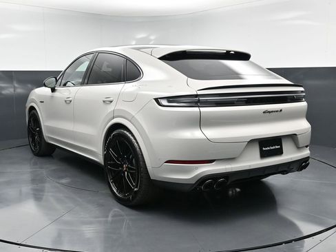New 2025 Porsche Cayenne S AWD/4WD image 11