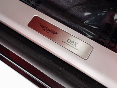 Used 2025 Aston Martin DBX 707 image 13