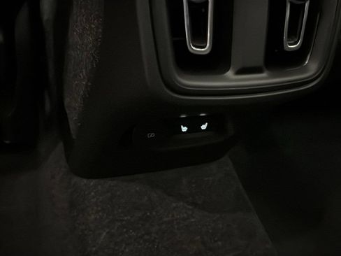 New 2026 Volvo XC40 B5 Plus w/ Climate Package AWD/4WD image 28