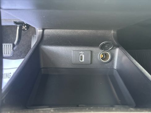 Used 2018 Ford Fusion SE w/ Fusion SE Technology Package image 23