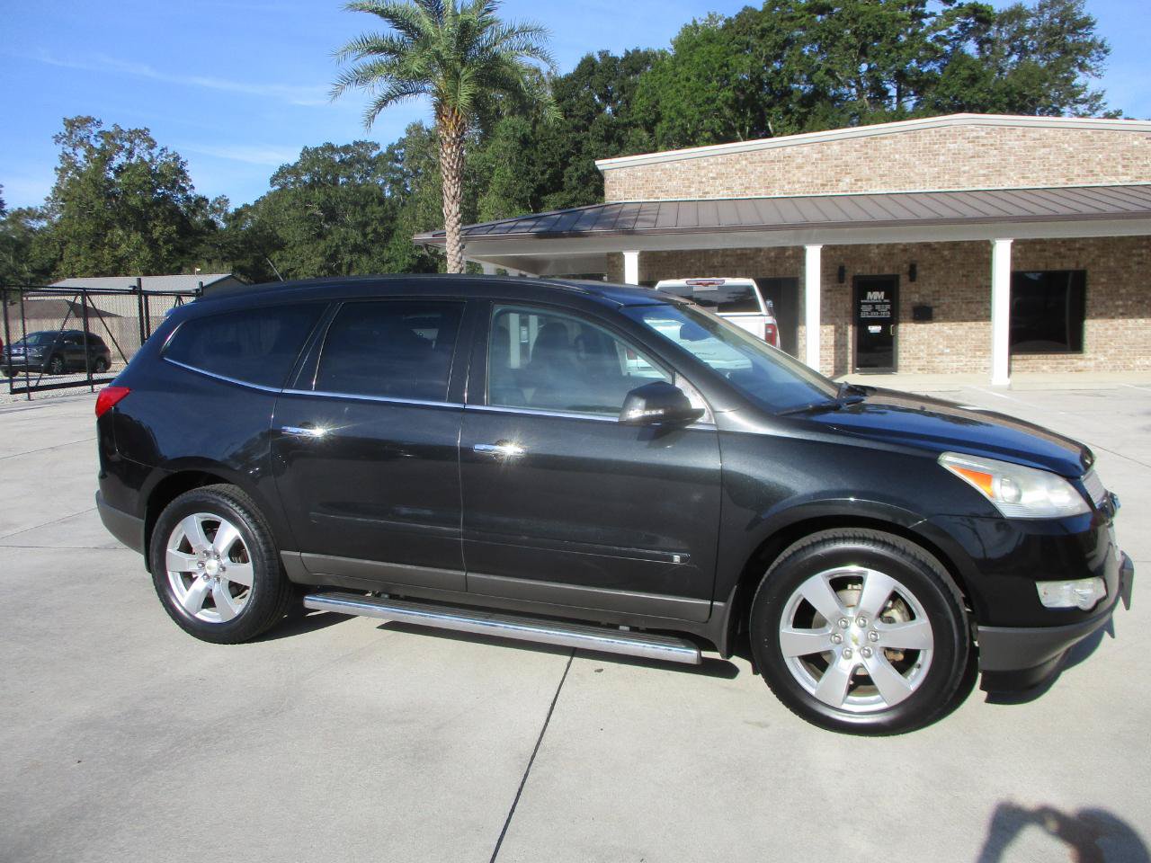 Used 2009 Chevrolet Traverse LTZ FWD image 19