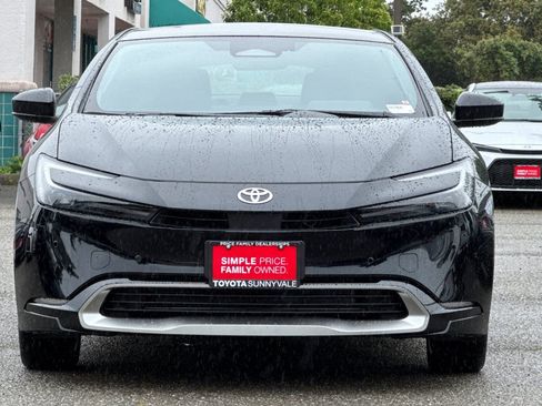 New 2026 Toyota Prius Plug-In Hybrid FWD image 11