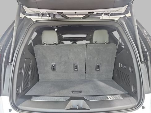 Used 2026 GMC Yukon Denali w/ Sun & Power Step Package AWD/4WD image 15