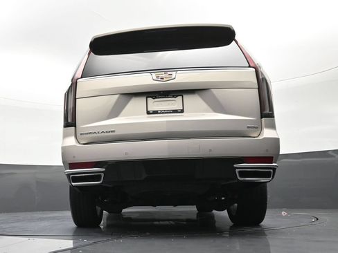 Certified 2022 Cadillac Escalade Premium Luxury RWD image 23