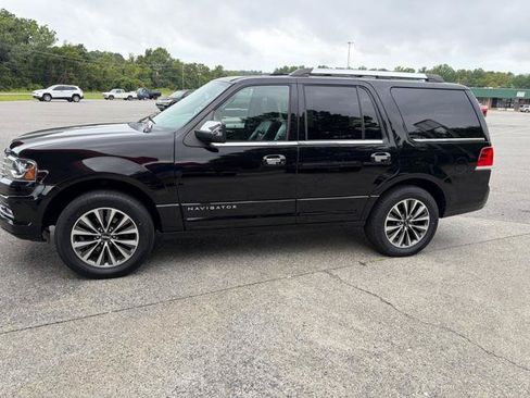 Used 2016 Lincoln Navigator Select AWD/4WD image 9