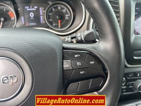 Used 2020 Jeep Cherokee Latitude Plus AWD/4WD image 27