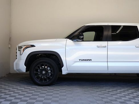 Used 2025 Toyota Tundra Limited AWD/4WD image 8