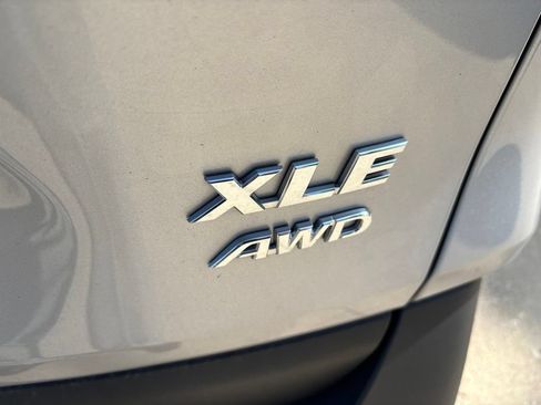 Used 2025 Toyota RAV4 XLE AWD/4WD image 25