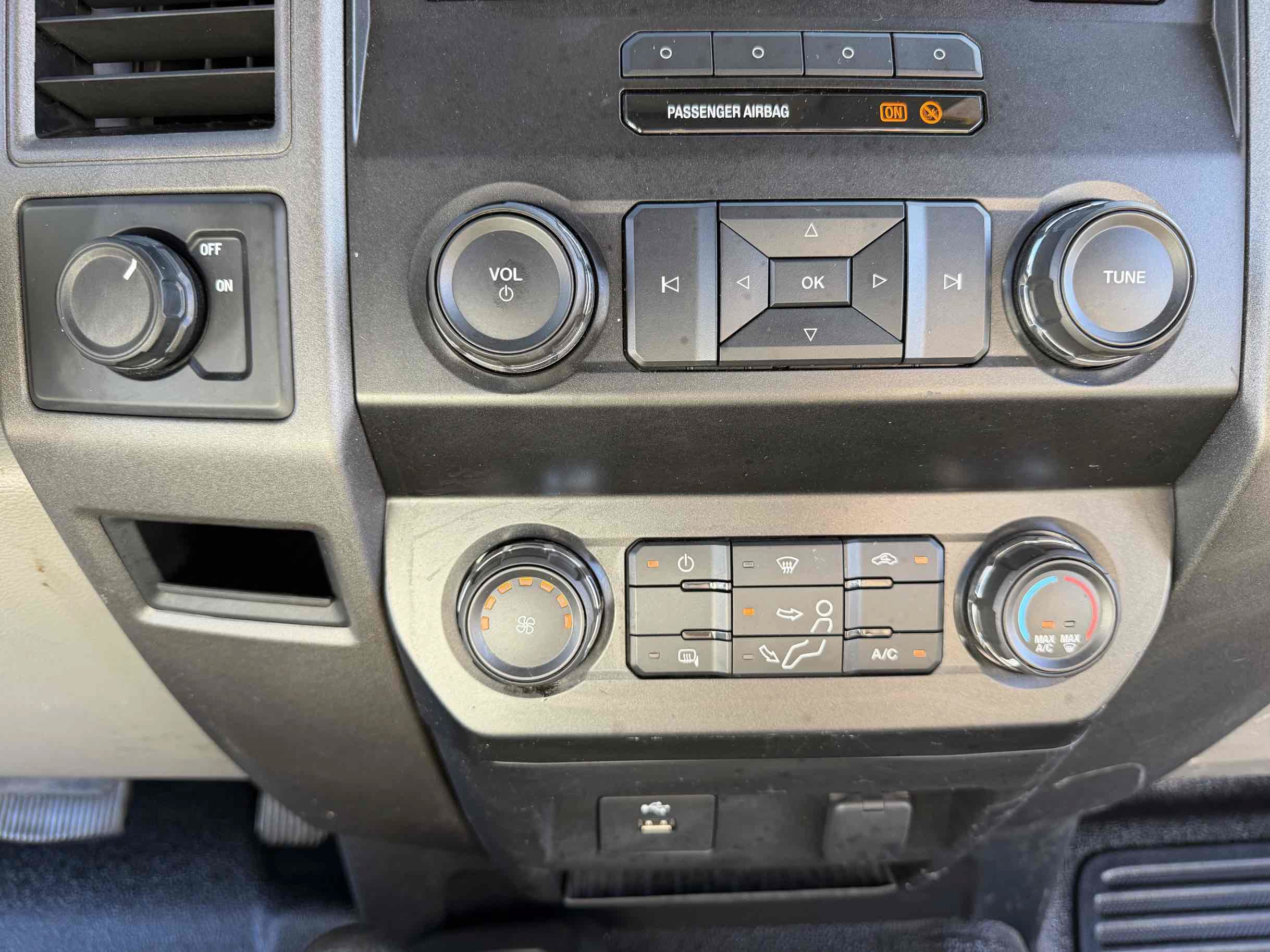 Used 2019 Ford F350 XL w/ Power Equipment Group AWD/4WD image 21