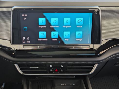 Used 2025 Volkswagen Atlas Cross Sport SEL image 26