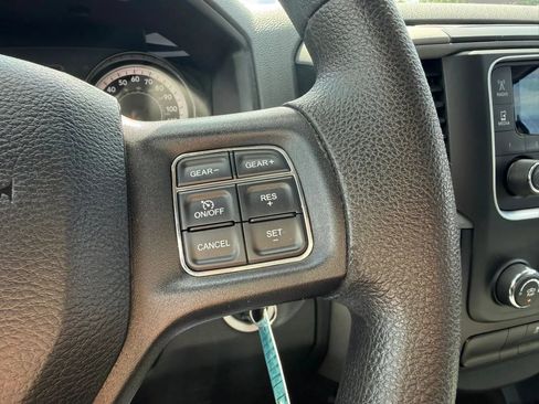 Used 2018 RAM 1500 Express AWD/4WD image 17
