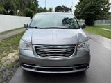 Used 2016 Chrysler Town & Country Touring image 4