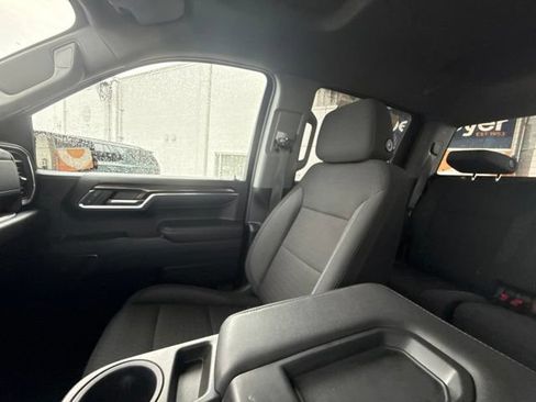 Used 2023 Chevrolet Silverado 1500 LT AWD/4WD image 31