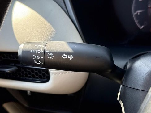 Used 2023 Honda HR-V LX image 10