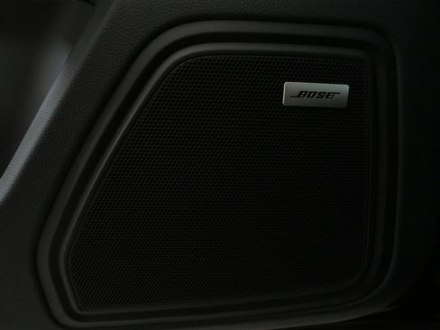 New 2026 Porsche Macan Turbo AWD/4WD image 8