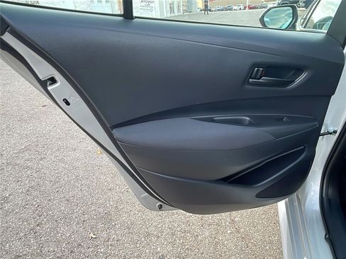 Used 2025 Toyota Corolla LE image 17