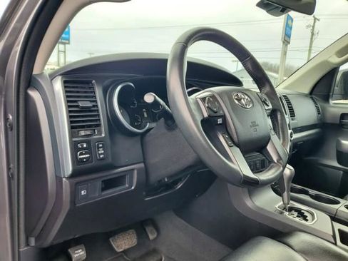 Used 2022 Toyota Sequoia TRD Sport image 15