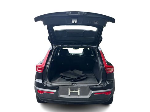 Used 2021 Volvo XC40 T5 R-Design w/ Climate Package image 14