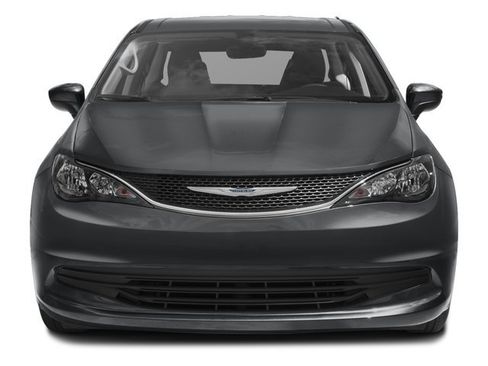 Used 2017 Chrysler Pacifica Touring w/ Tire & Wheel Group FWD image 7