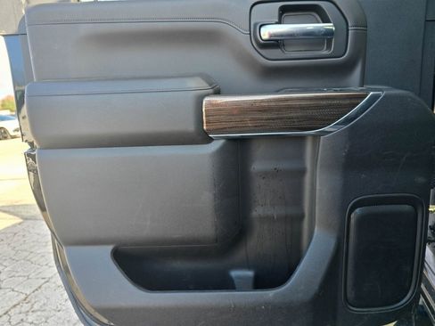 Used 2023 Chevrolet Silverado 2500 LT w/ Midnight Edition image 13