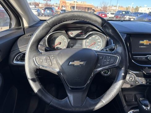 Used 2017 Chevrolet Cruze Premier image 5