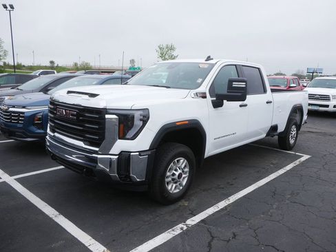 Used 2024 GMC Sierra 2500 Pro AWD/4WD image 1