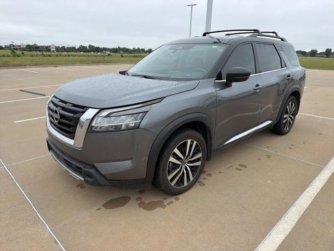 Used 2024 Nissan Pathfinder Platinum w/ Cargo Package FWD image 1