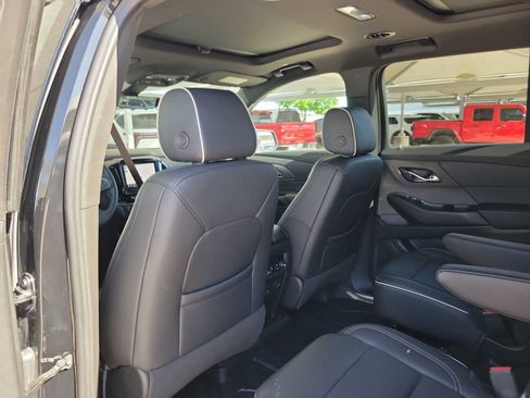 Used 2023 Chevrolet Traverse Premier w/ Redline Edition image 16