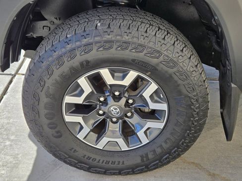Used 2023 Toyota Tacoma TRD Off-Road image 5
