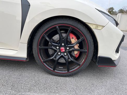 Used 2018 Honda Civic Type R image 7