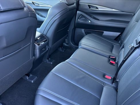 Certified 2025 INFINITI QX60 Luxe w/ Black Edition image 15