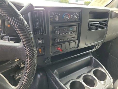 Used 2006 Chevrolet Express 2500 Extended w/ Power and Light Package RWD image 21