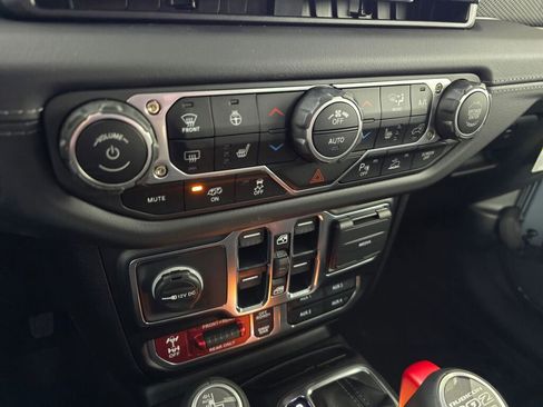 New 2025 Jeep Wrangler Unlimited Rubicon 392 image 23