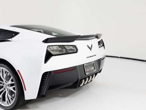 Used 2015 Chevrolet Corvette Z06 w/ 3LZ Preferred Equipment Group image 66