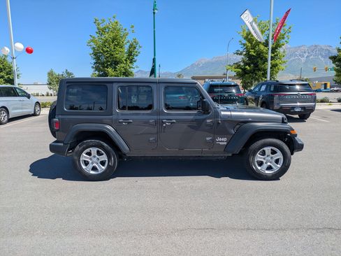 Used 2018 Jeep Wrangler Unlimited Sport S AWD/4WD image 2