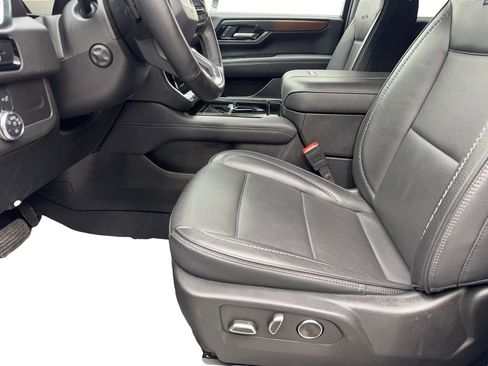 Used 2025 GMC Yukon Denali image 27