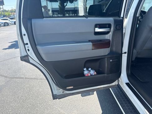 Used 2015 Toyota Sequoia Platinum AWD/4WD image 13