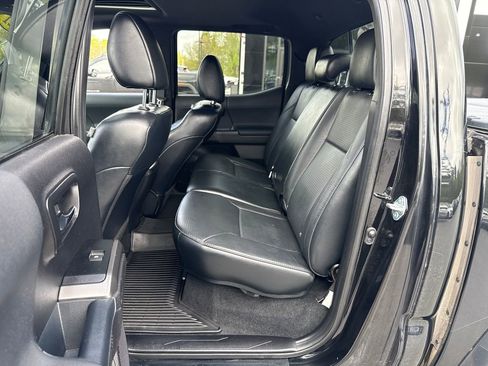 Used 2021 Toyota Tacoma TRD Sport w/ TRD Premium Sport Package AWD/4WD image 29