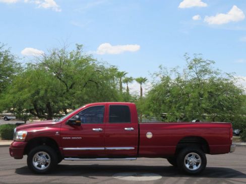 Used 2006 Dodge Ram 2500 Truck Laramie AWD/4WD image 2