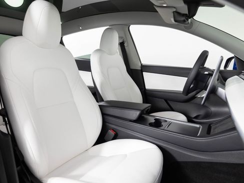 Used 2022 Tesla Model Y Performance image 29